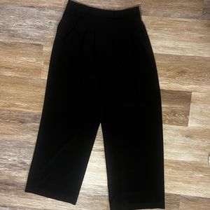 H and M dress pants. Warn once. Size 10. Very flattering.